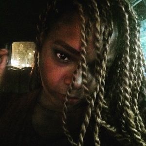 Meet your Posher, Alicia