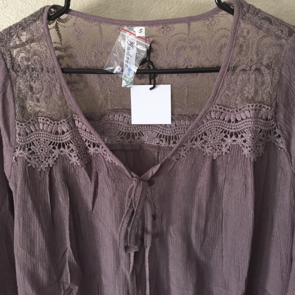 SALE!! Re-Stocked!!🎉BOHO Lace blouse top! Size S - Picture 3 of 4