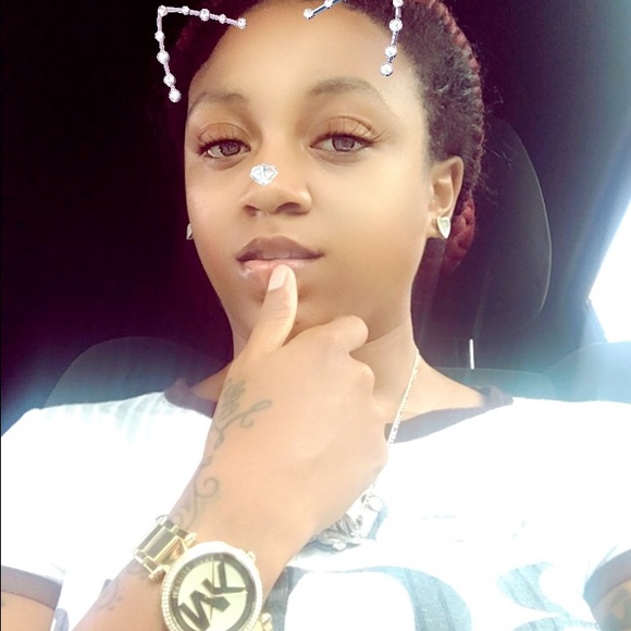 Meet your Posher, Ariel - Picture 1 of 1