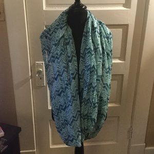 Infinity Scarf - Teal Chevron Pattern