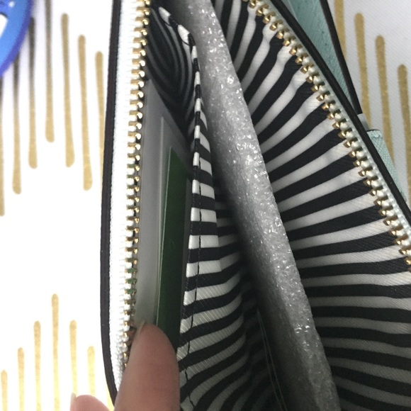 Kate Spade ID Wristlet - Picture 4 of 5