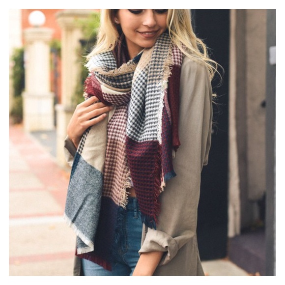 New Arrival- Plaid Blanket Scarf - Picture 2 of 4