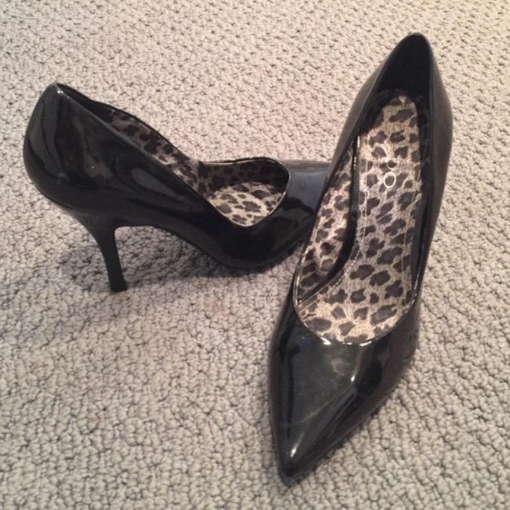 Sexy black pump!