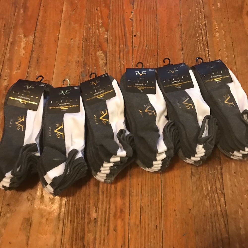 SOld!!!!!!!!!!!!!!36 pairs Versace no show socks