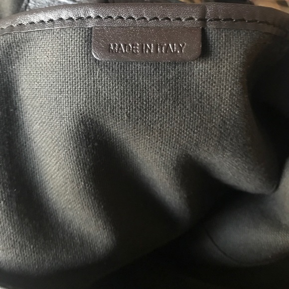 Burberry purse, Lrg size - Picture 2 of 8