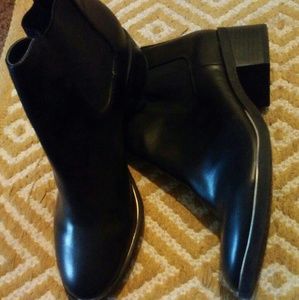 New Sam &Libby booties