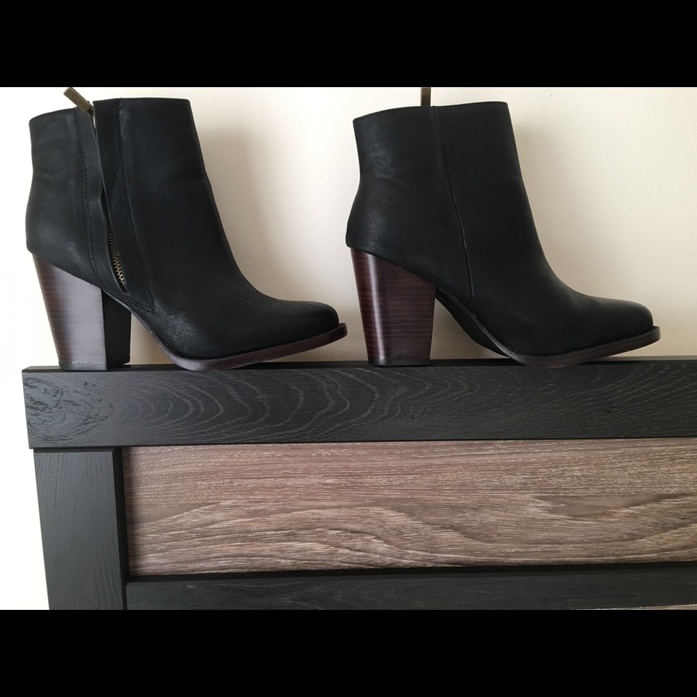 Silence + noise half-stacked heeled ankle boots.