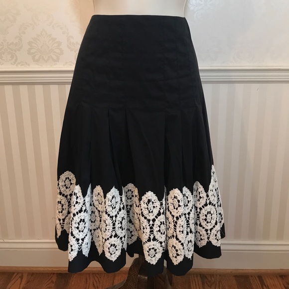 Robert Rodriguez Dresses & Skirts - Robert Rodriguez Black Skirt With Ivory Embroidery