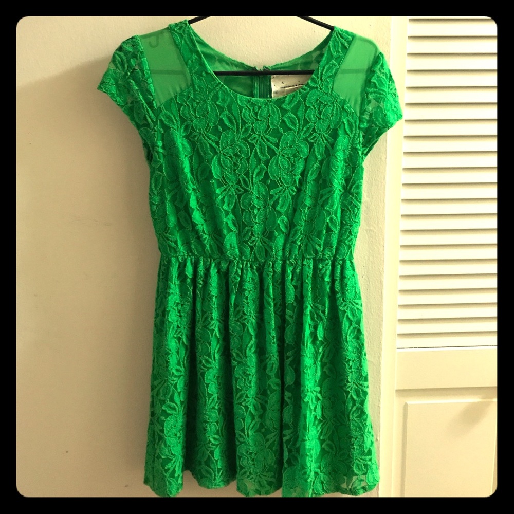 ⭐️LAST CHANCE⭐️ Green Dress, size medium