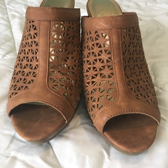 ✨ NWOT ADORABLE SLIP ON HEELS✨ - Picture 5 of 7