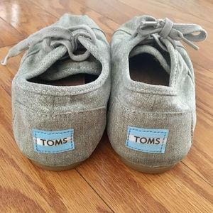 Toms