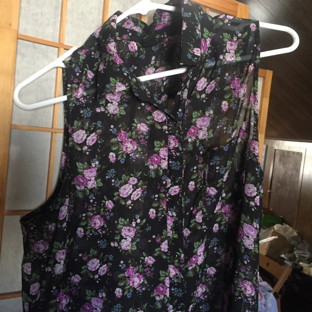 BOGO FREE Floral Collar Top