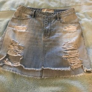 Hollister jean skirt size 5 or 27