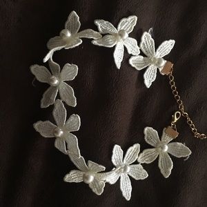 Delicate Daisy Choker