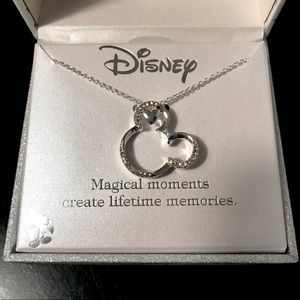 SALE 🎉 Disney Crystal Silver Pendant Necklace