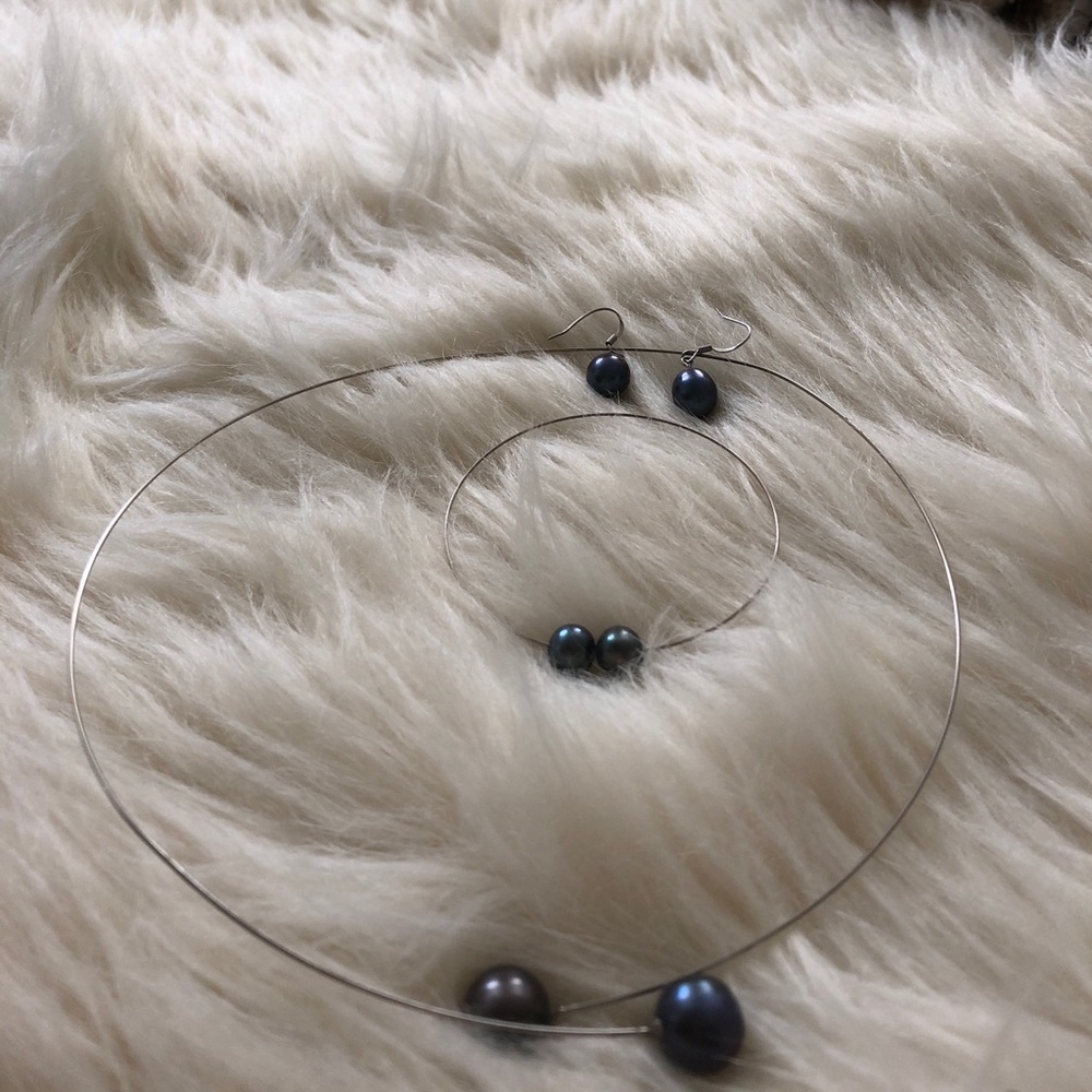 Silver and black pearl choker set