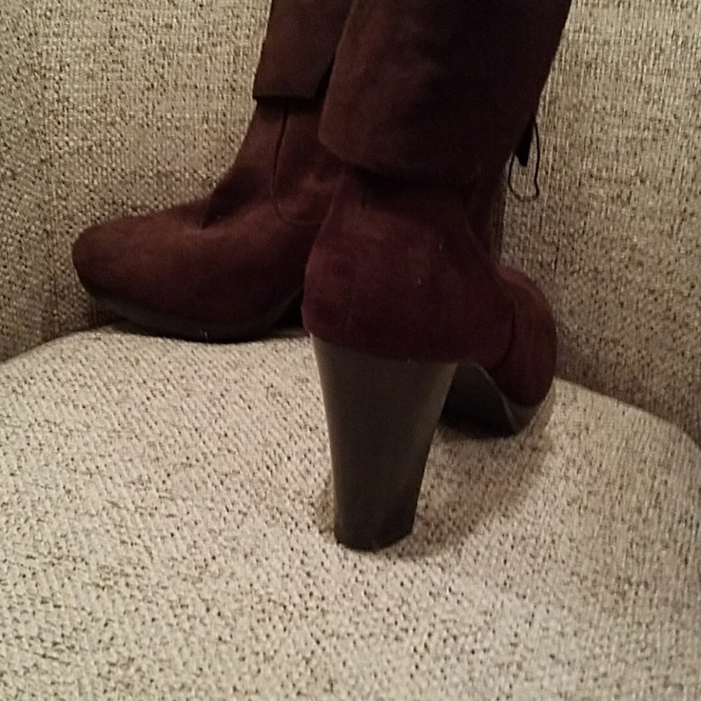 Very pretty boots! - Picture 3 of 4