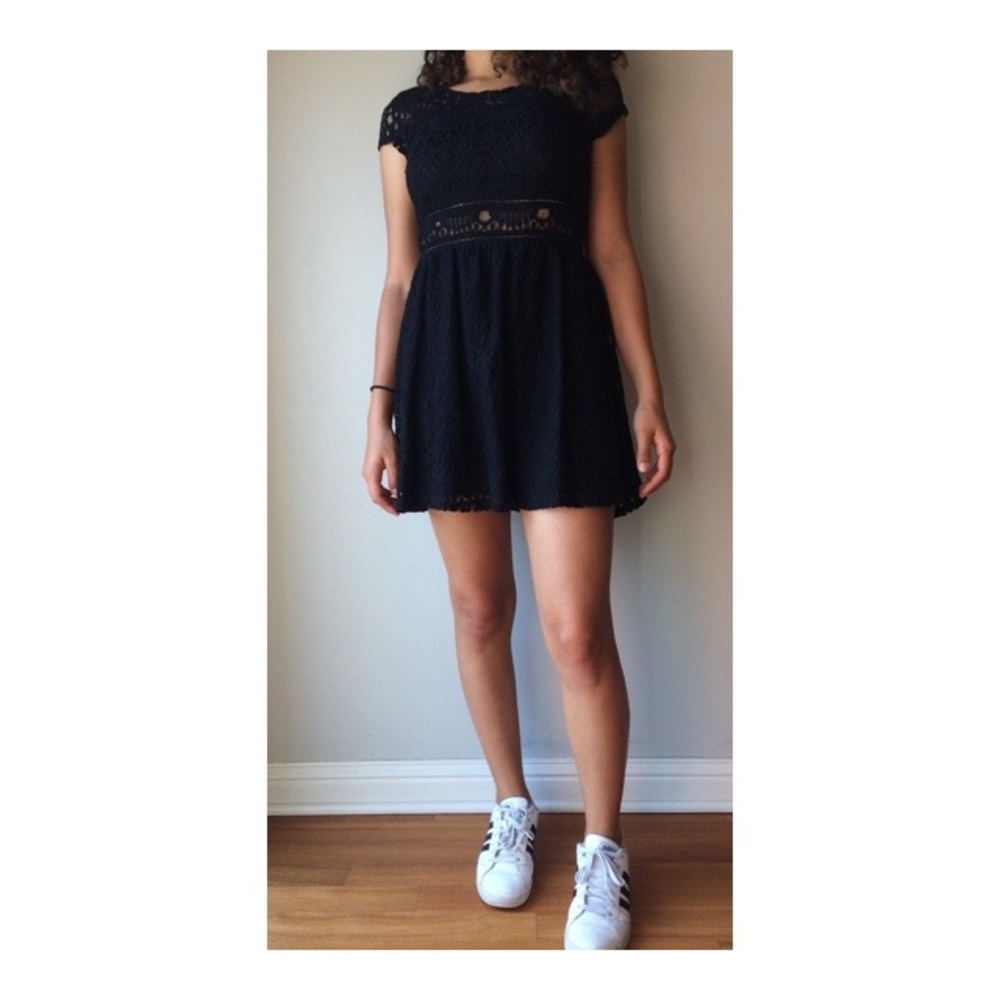 🔥CLOSET CLEAROUT🔥Worn once H&M black dress 8/M