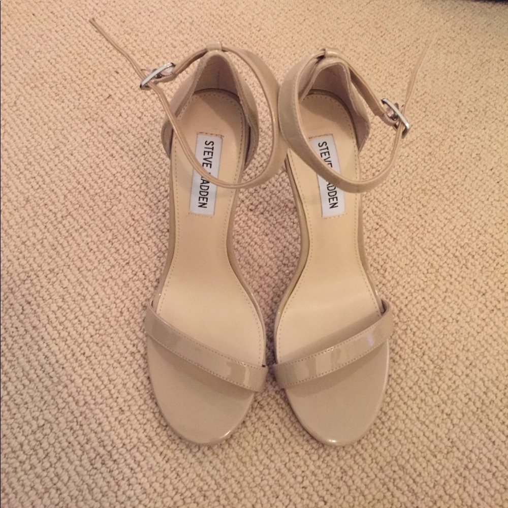 Steve Madden nude heels