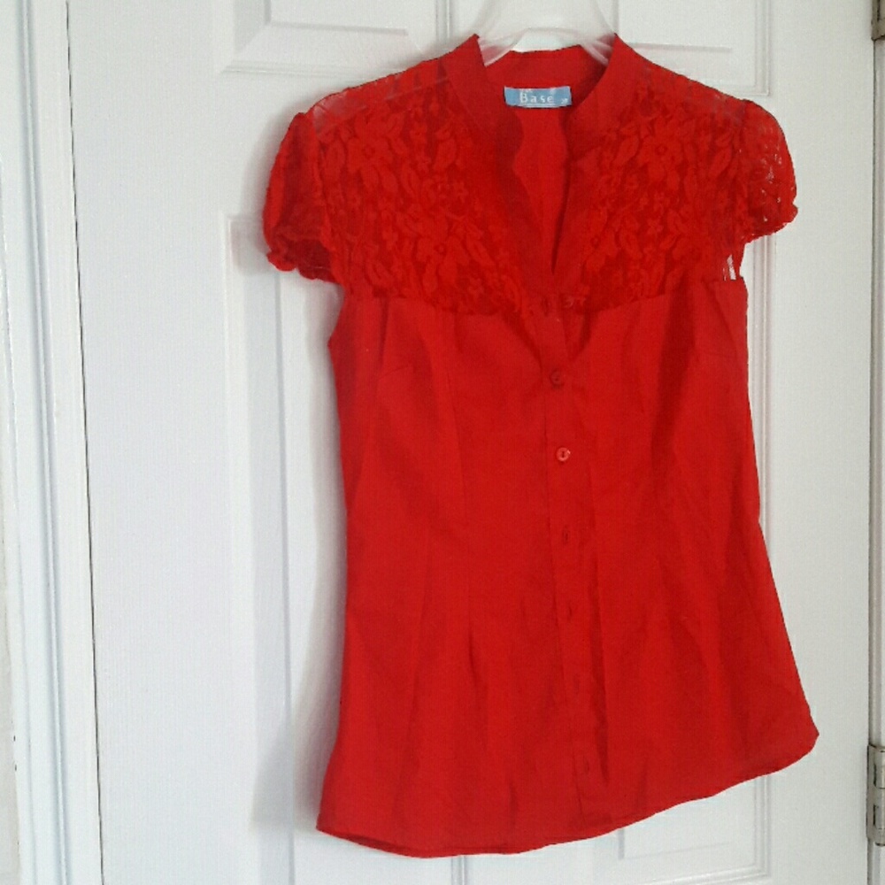 Red Shirt small size. I bought it from lebanon