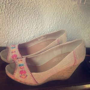 Toms wedges