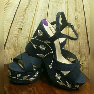MIA Size 8.5 M Zoey Embroidered Wedge Heel Navy