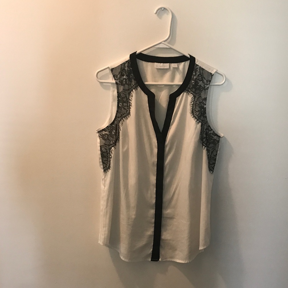 Lace Sleeveless Blouse.