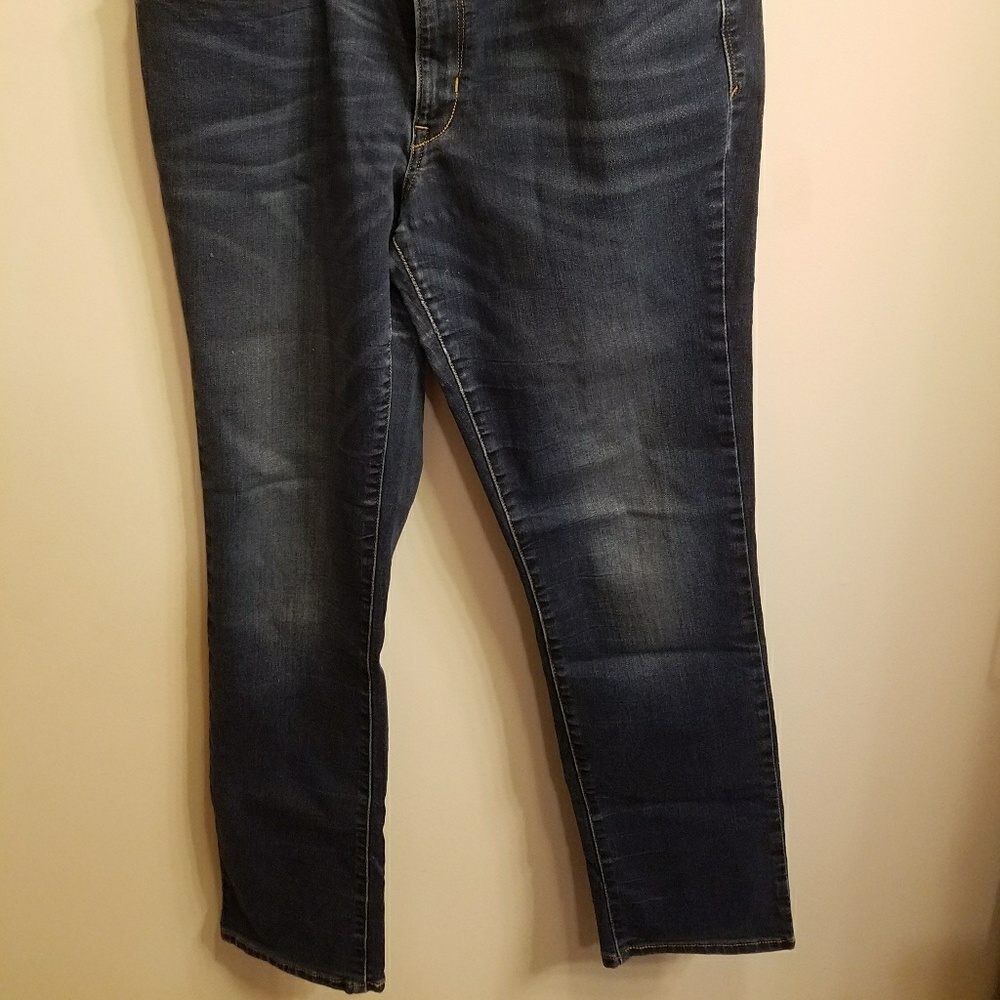 Midrise 714 blue jeans