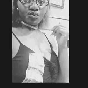 Meet your Posher, Micayla