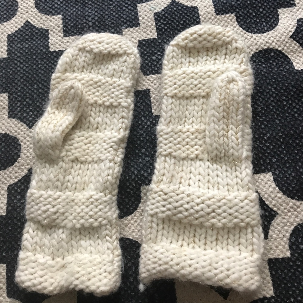 GAP mittens