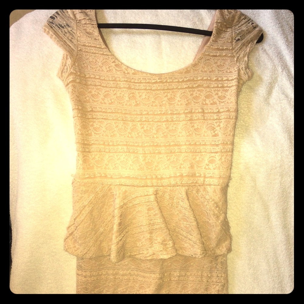 Vintage style blush dress.