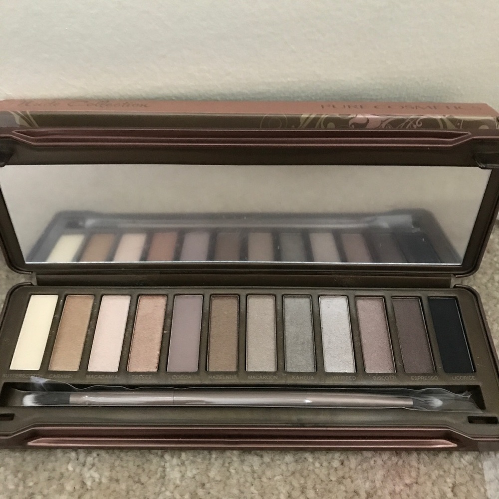 Eyeshadow palette