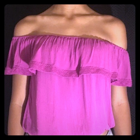 Off the shoulder fuscia colored top size XL - Picture 1 of 3