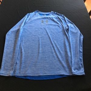 Under Armour long sleeve tee-shirt