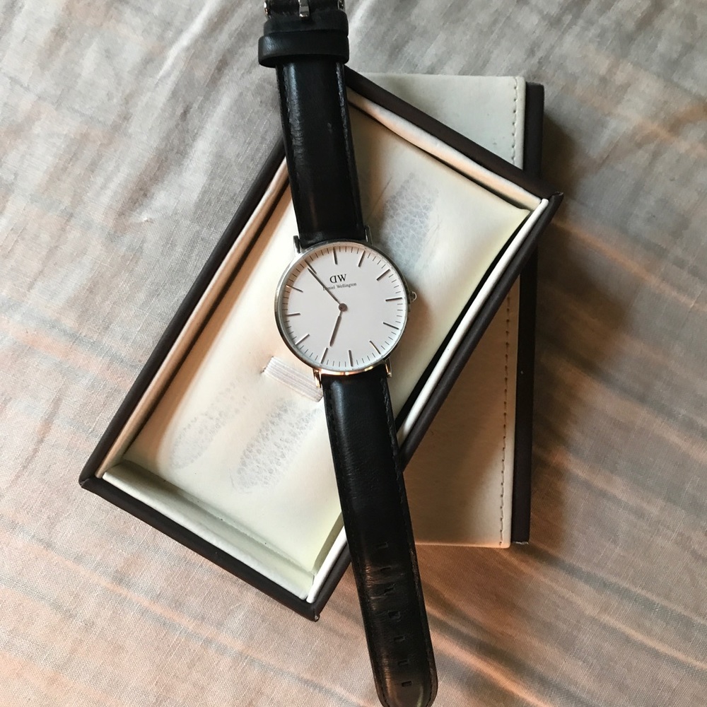Daniel Wellington watch black silver
