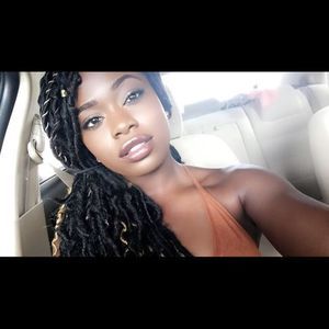 Meet your Posher, Brittany