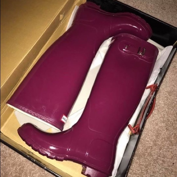 Hunter Shoes - Size 9 Violet Wellington tall Hunter boots