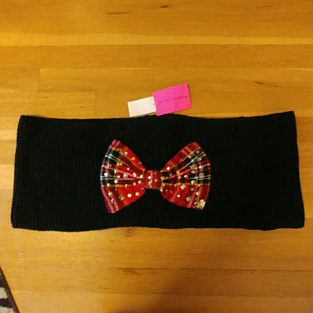 Big knit Betsey Johnson bow infinity scarf