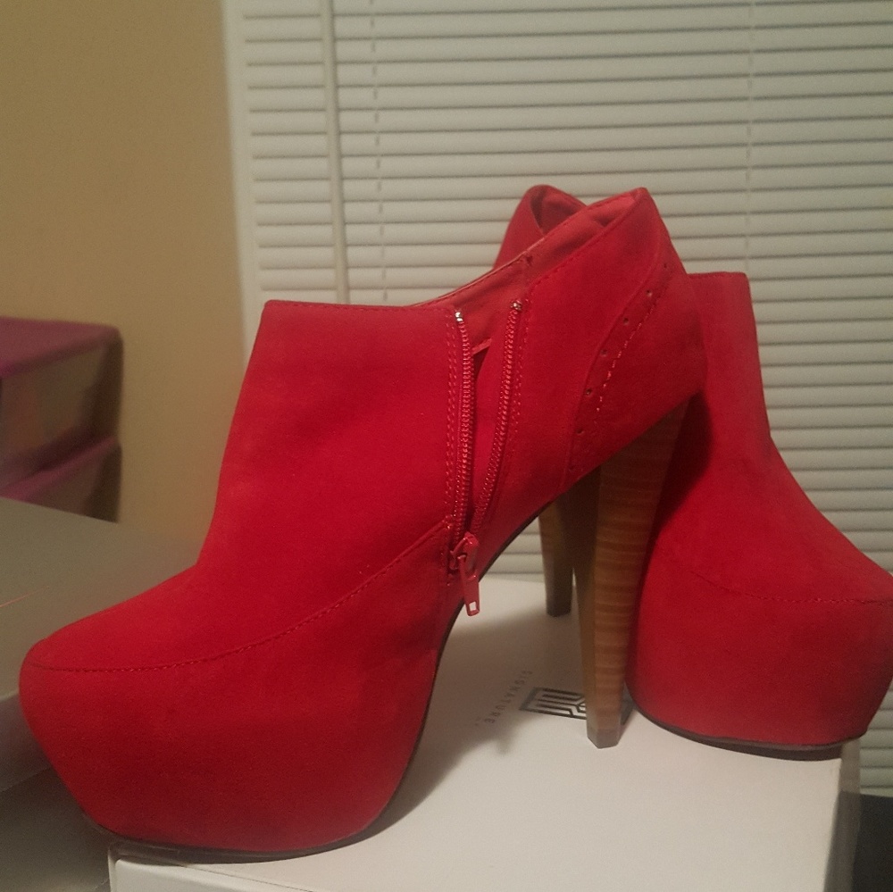 Red booties - Picture 2 of 4