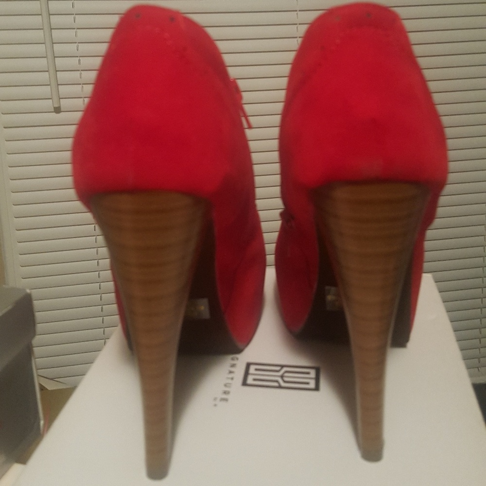 Red booties - Picture 4 of 4