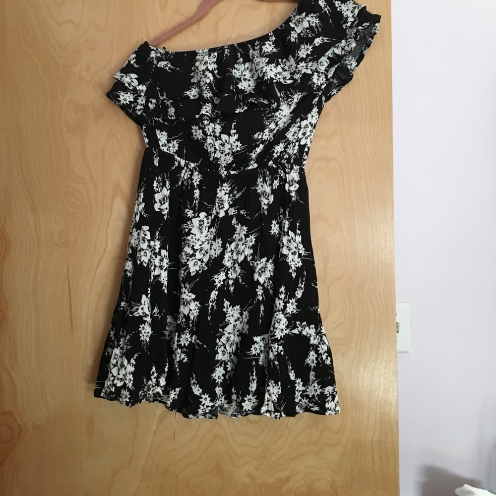 One shoulder black and white dress