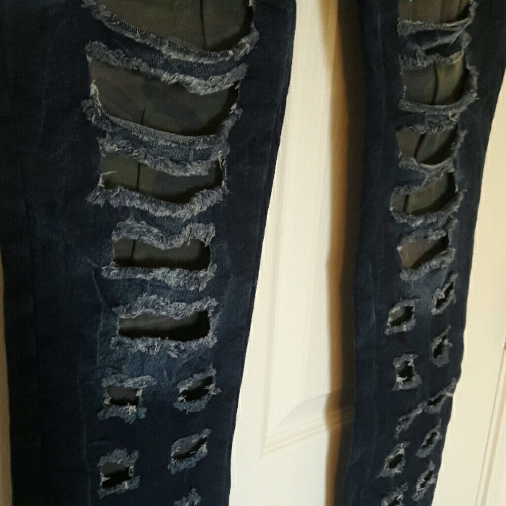 Skinny Ripped Jean's - Picture 2 of 6