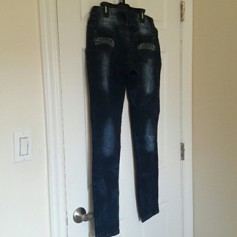 Skinny Ripped Jean's - Picture 4 of 6