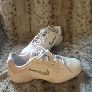 NIKE Sideline II Cheer Shoe