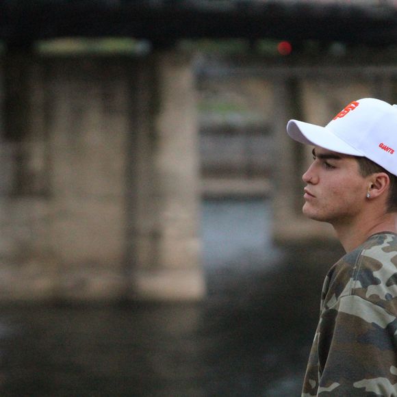 Meet your Posher, Dylan - Picture 1 of 1