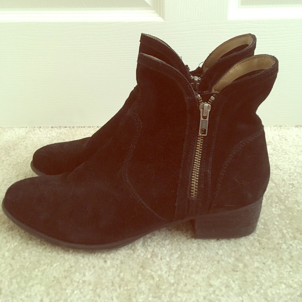 Seychelles Size 9 Black Suede Zip Up Booties