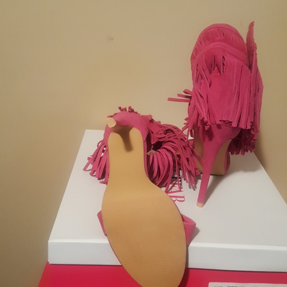 Fuchsia heels - Picture 4 of 4