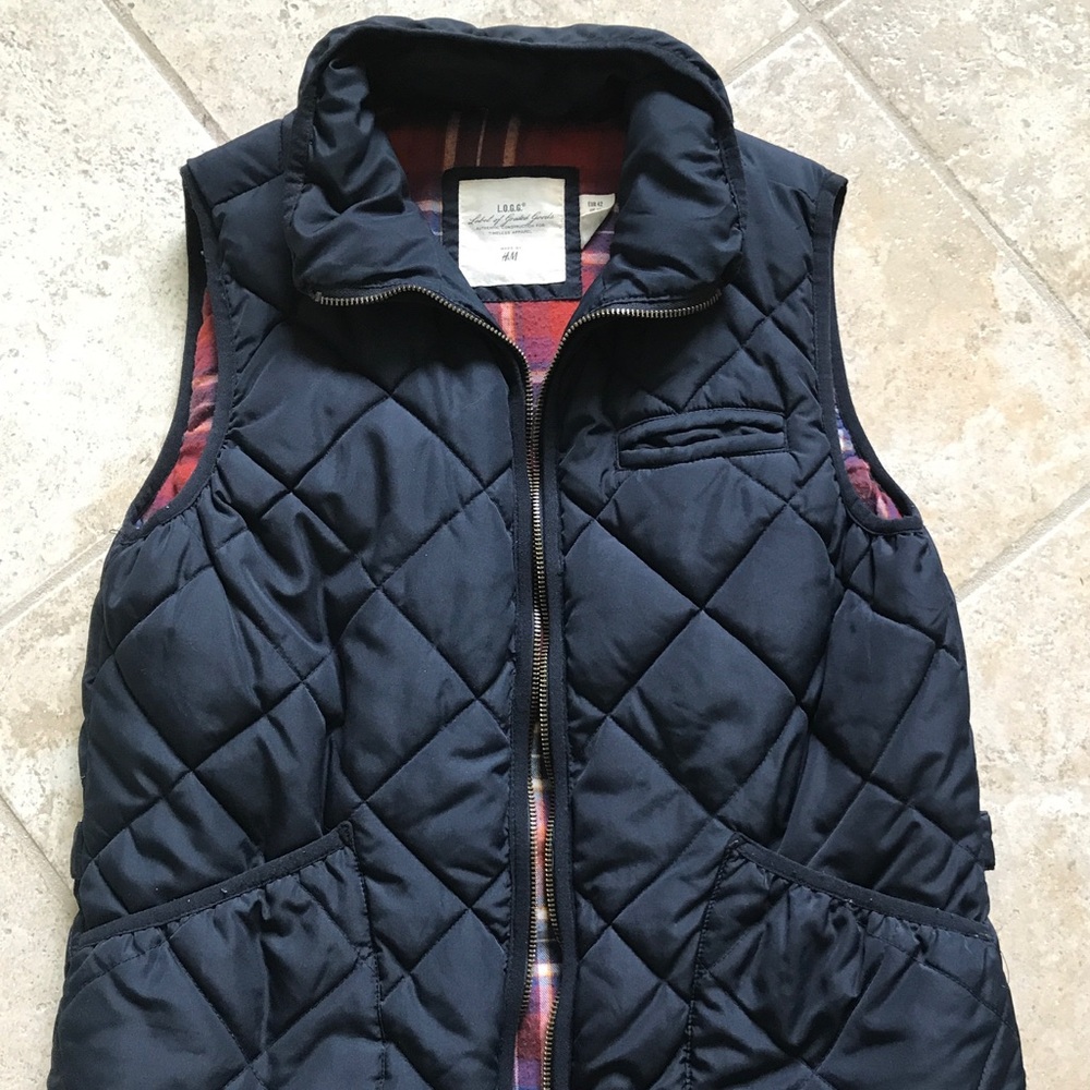H&M Navy quilted vest.