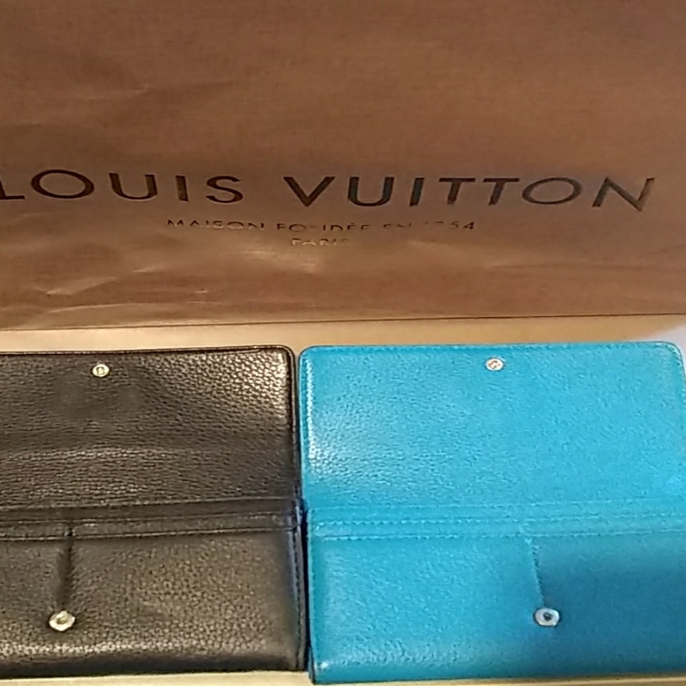 Wallets - Picture 2 of 3