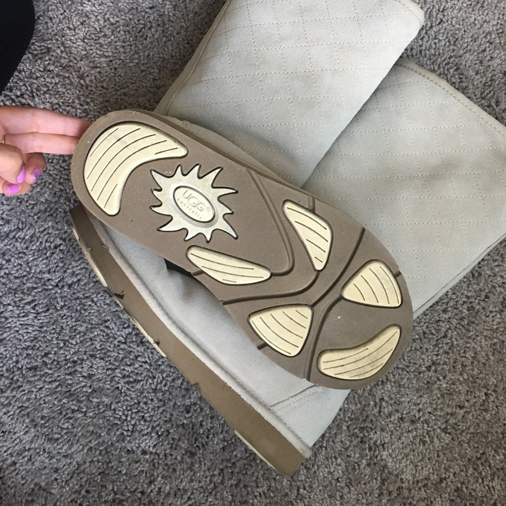 Uggs - Picture 2 of 3
